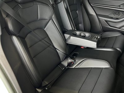 2022 Porsche TAYCAN photo 16