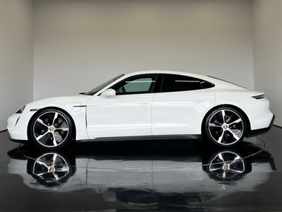 2022 Porsche TAYCAN photo 6