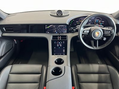 2022 Porsche TAYCAN photo 7