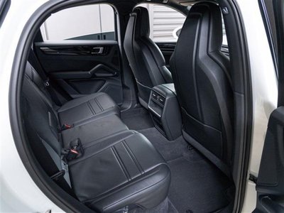 2020 Porsche CAYENNE thumbnail 17