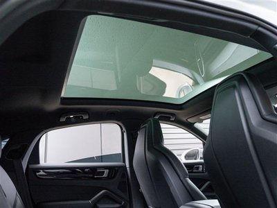 2020 Porsche CAYENNE thumbnail 19