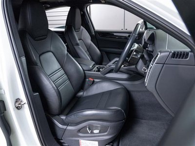 2020 Porsche CAYENNE photo 11