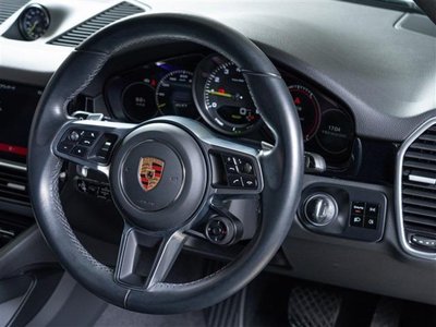 2020 Porsche CAYENNE photo 13