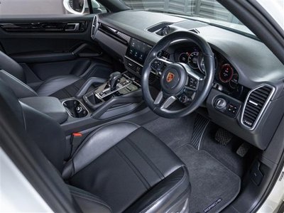 2020 Porsche CAYENNE photo 12