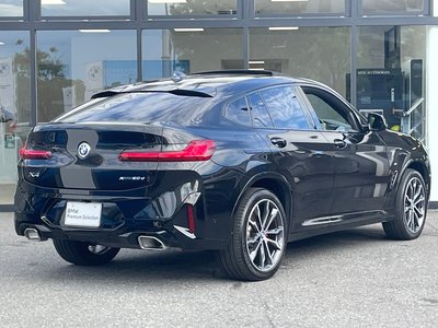 2023 BMW X4 photo 3