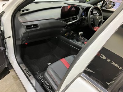 صورة 96 لـ 2023 Lexus UX