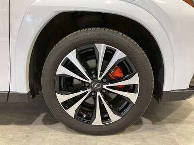صورة 41 لـ 2023 Lexus UX