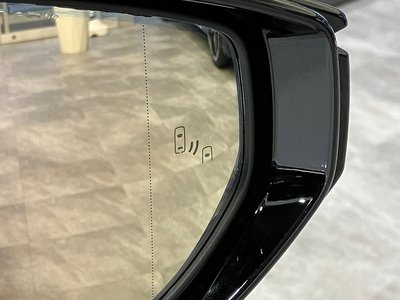 صورة 63 لـ 2023 Lexus UX