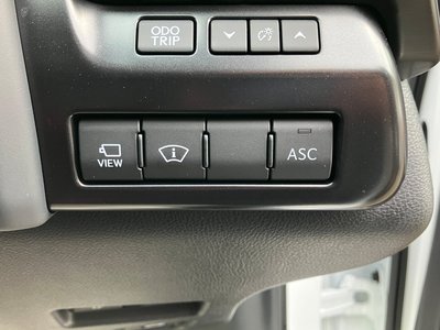 صورة 21 لـ 2023 Lexus UX