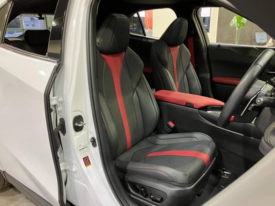 صورة 19 لـ 2023 Lexus UX
