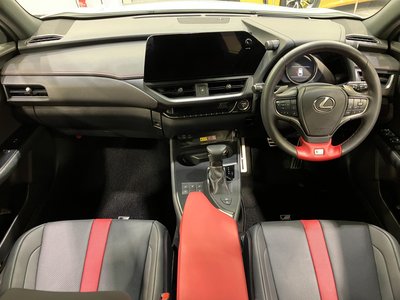 صورة 15 لـ 2023 Lexus UX