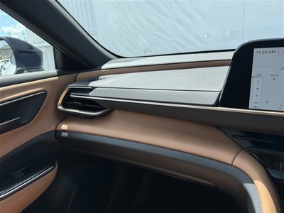 2023 Toyota CROWN SPORT photo 23