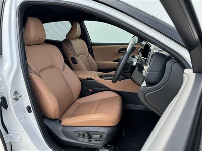 2023 Toyota CROWN SPORT photo 25