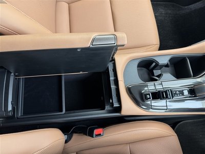 2023 Toyota CROWN SPORT photo 24