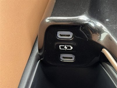 2023 Toyota CROWN SPORT photo 9