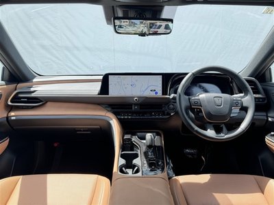 2023 Toyota CROWN SPORT photo 3
