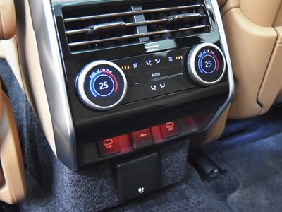 2025 LAND Rover RANGE ROVER thumbnail 17