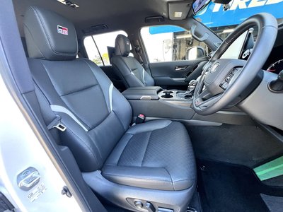 2023 Toyota LAND CRUISER 300 photo 8