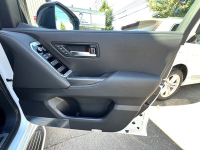 2023 Toyota LAND CRUISER 300 photo 7