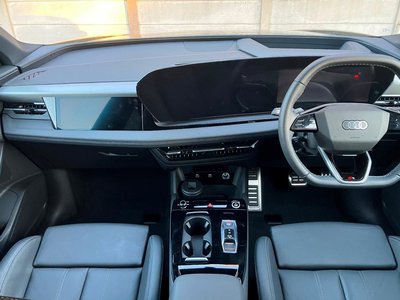 صورة 15 لـ 2025 AUDI Q6 E-TRON