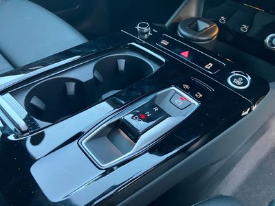 صورة 24 لـ 2025 AUDI Q6 E-TRON