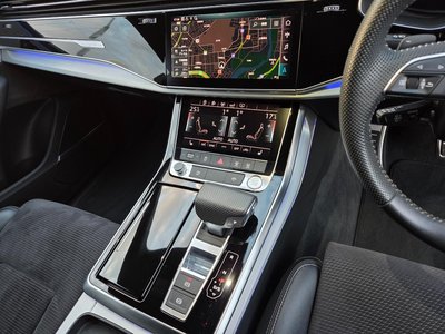 2019 AUDI Q8 — фото 9
