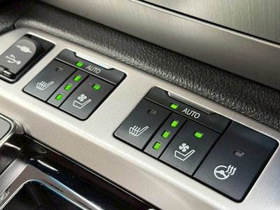 صورة مصغرة 14 لـ 2016 Toyota LAND CRUISER 200
