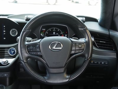صورة مصغرة 33 لـ 2022 Lexus LS