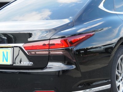 صورة مصغرة 73 لـ 2022 Lexus LS