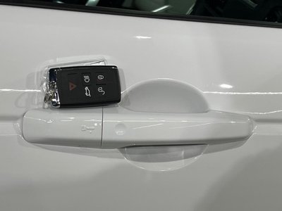 2023 LAND Rover DISCOVERY SPORT photo 10