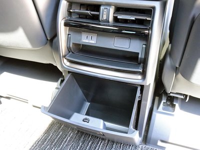 صورة 38 لـ 2023 Toyota ALPHARD