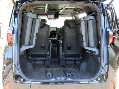 صورة 42 لـ 2023 Toyota ALPHARD