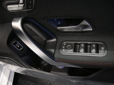 2025 Mercedes-BENZ CLA thumbnail 18