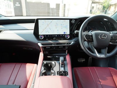 2024 Lexus RX photo 16