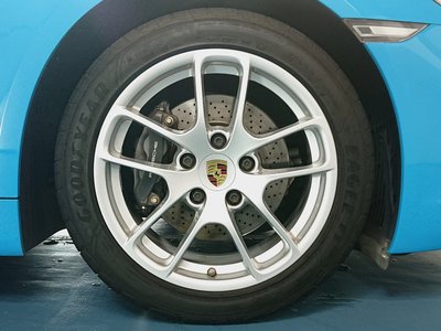 2018 Porsche 718 photo 10