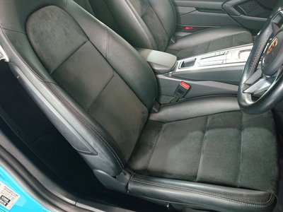 2018 Porsche 718 photo 13