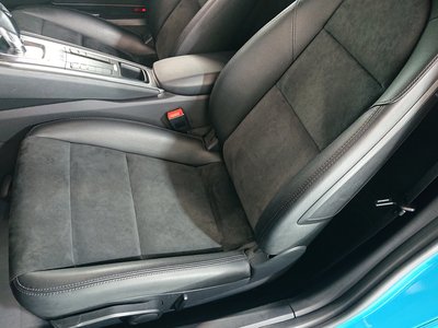 2018 Porsche 718 photo 14