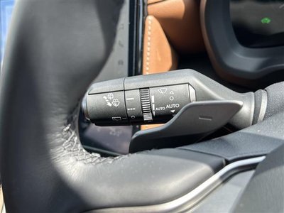 2025 Lexus LBX — миниатюра 8
