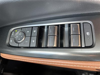 2025 Lexus LBX — миниатюра 12