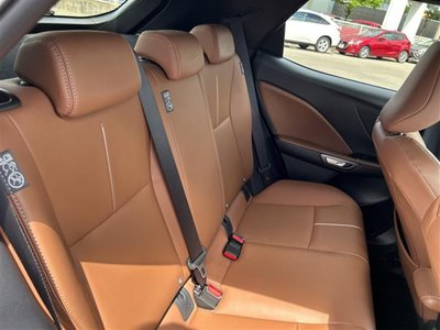2025 Lexus LBX — миниатюра 22