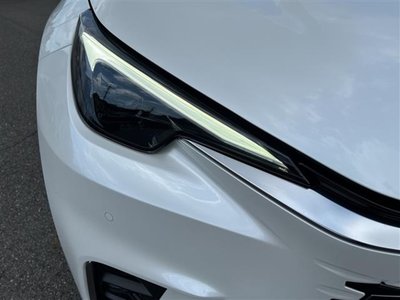 2025 Lexus LBX — миниатюра 32