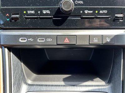 2025 Lexus LBX — миниатюра 20
