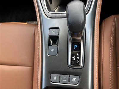 2025 Lexus LBX — миниатюра 10