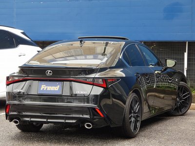 2021 Lexus IS 照片 25
