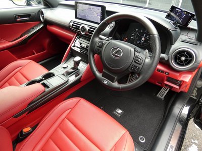 2021 Lexus IS 照片 38