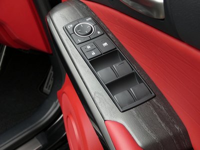 2021 Lexus IS 照片 98