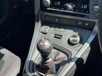 صورة 70 لـ 2025 Toyota GR YARIS