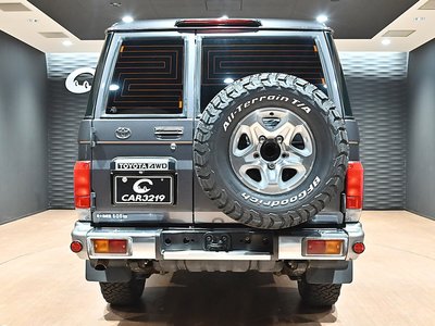 2015 Toyota LAND CRUISER 70 photo 4