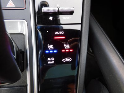 2018 Porsche CAYENNE photo 14