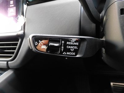 2018 Porsche CAYENNE photo 16